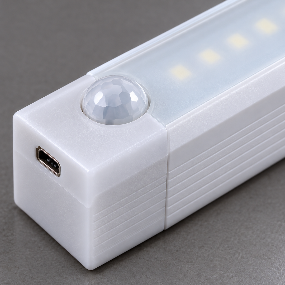 Barra LED blanca con sensor — detalle