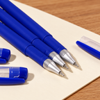 Acercamiento de las puntas metálicas de las plumas azules — Vendalia