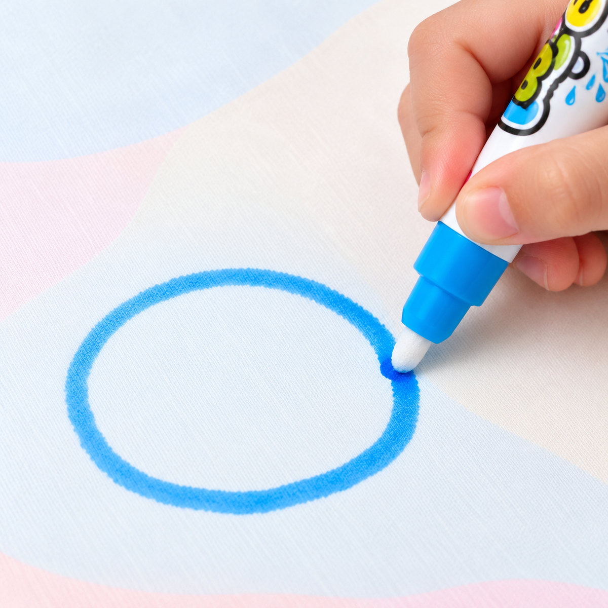 Vista de uso: Tapete mágico de dibujo