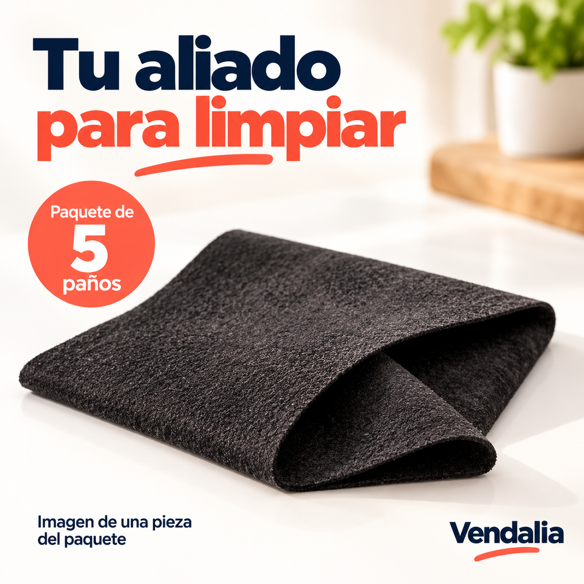 Paño negro de microfibra fina; detalle de una pieza del paquete de cinco.