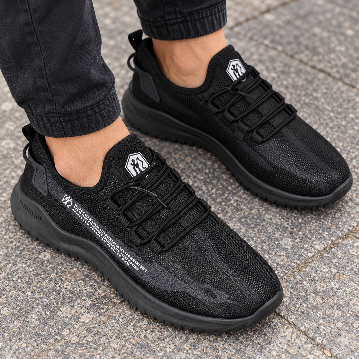 Tenis deportivos negros · vista de detalle · SKU 48559