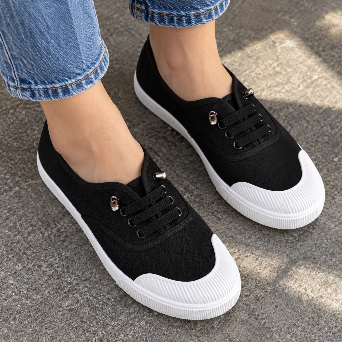 Tenis negros con blanco · vista de detalle · SKU 48650