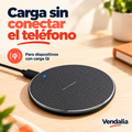Base de carga Qi negra con superficie texturizada y cable de alimentación.