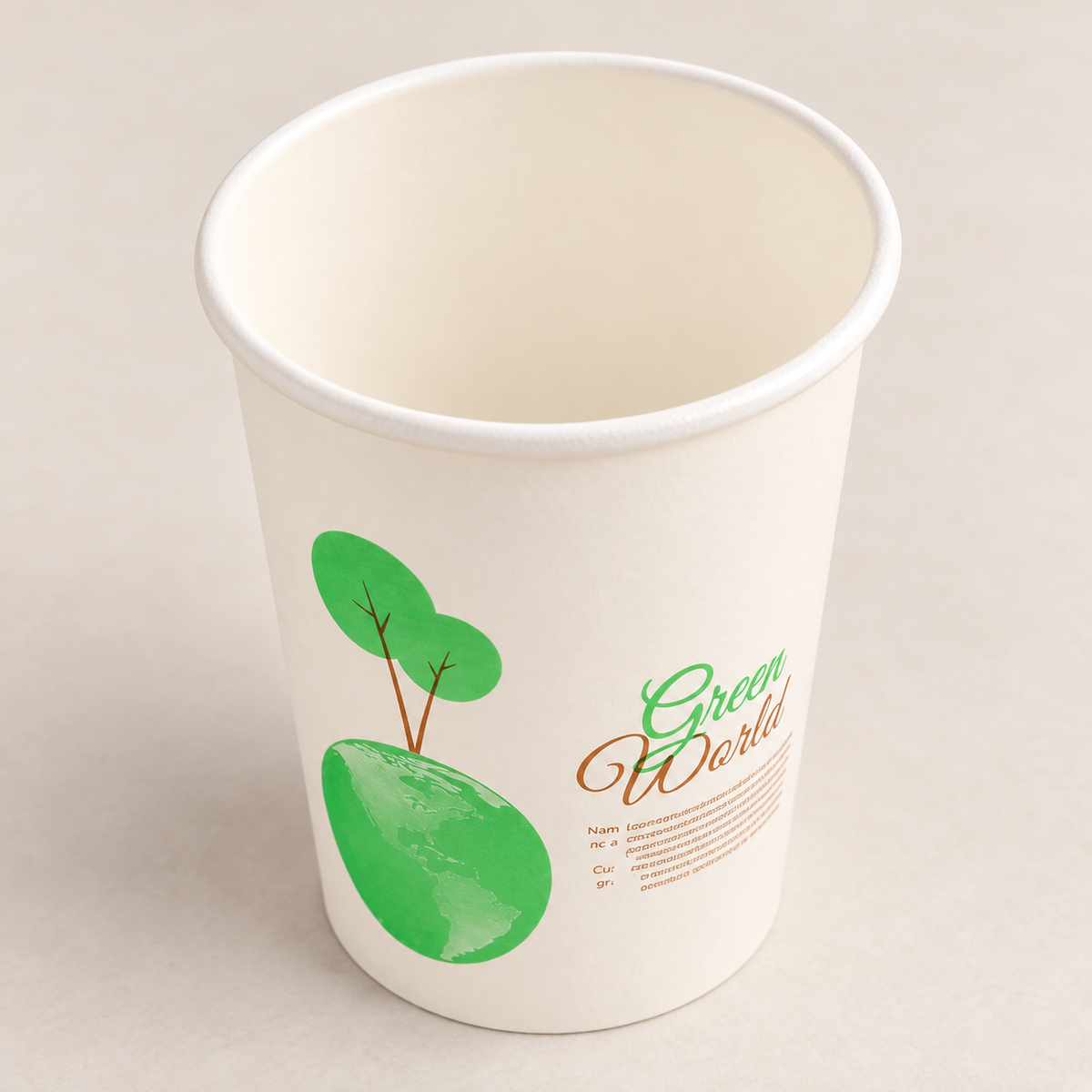 Detalle del borde y el interior de un vaso de papel de 235 ml.