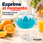 Exprimidor manual turquesa con recipiente y cubierta transparente. Vendalia.