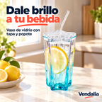 Vaso azul en forma de estrella con tapa y popote. Vendalia.