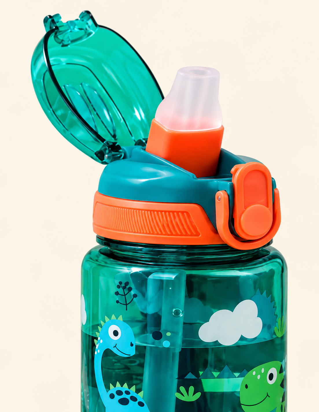 Detalle de la tapa abatible y boquilla de la botella infantil.