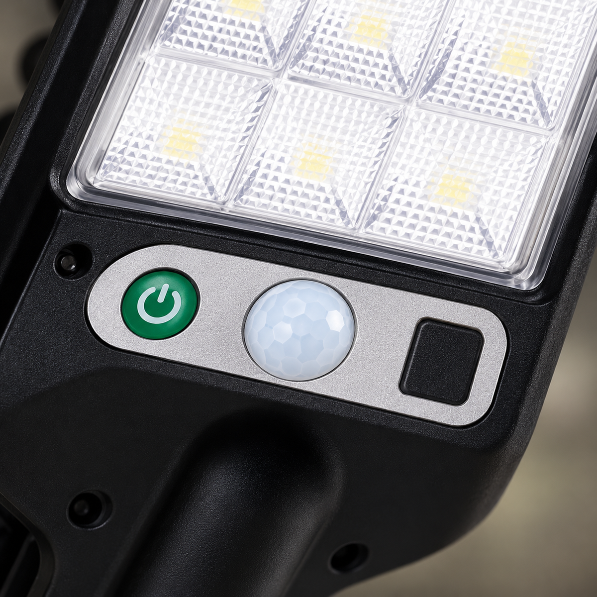 Detalle de Lámpara Solar LED con Sensor y Control