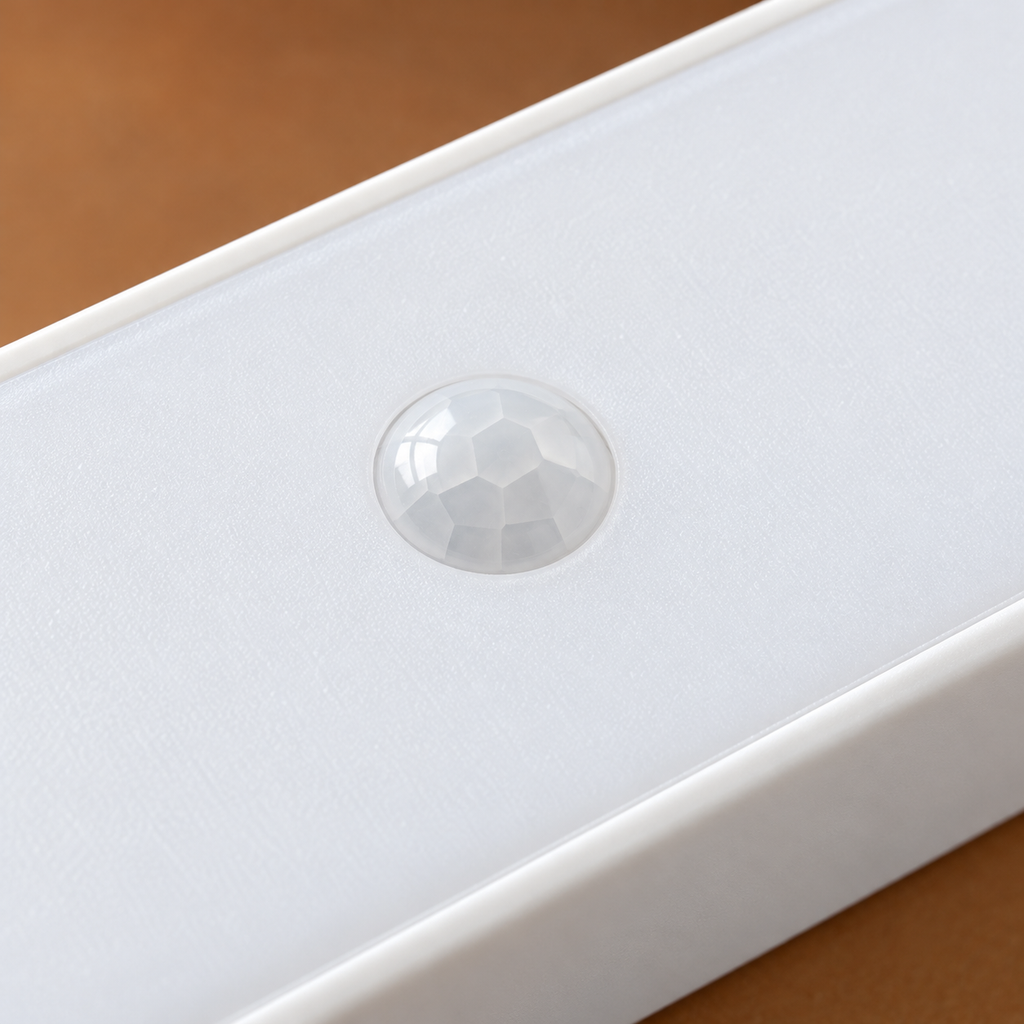 Luz LED blanca con sensor — detalle