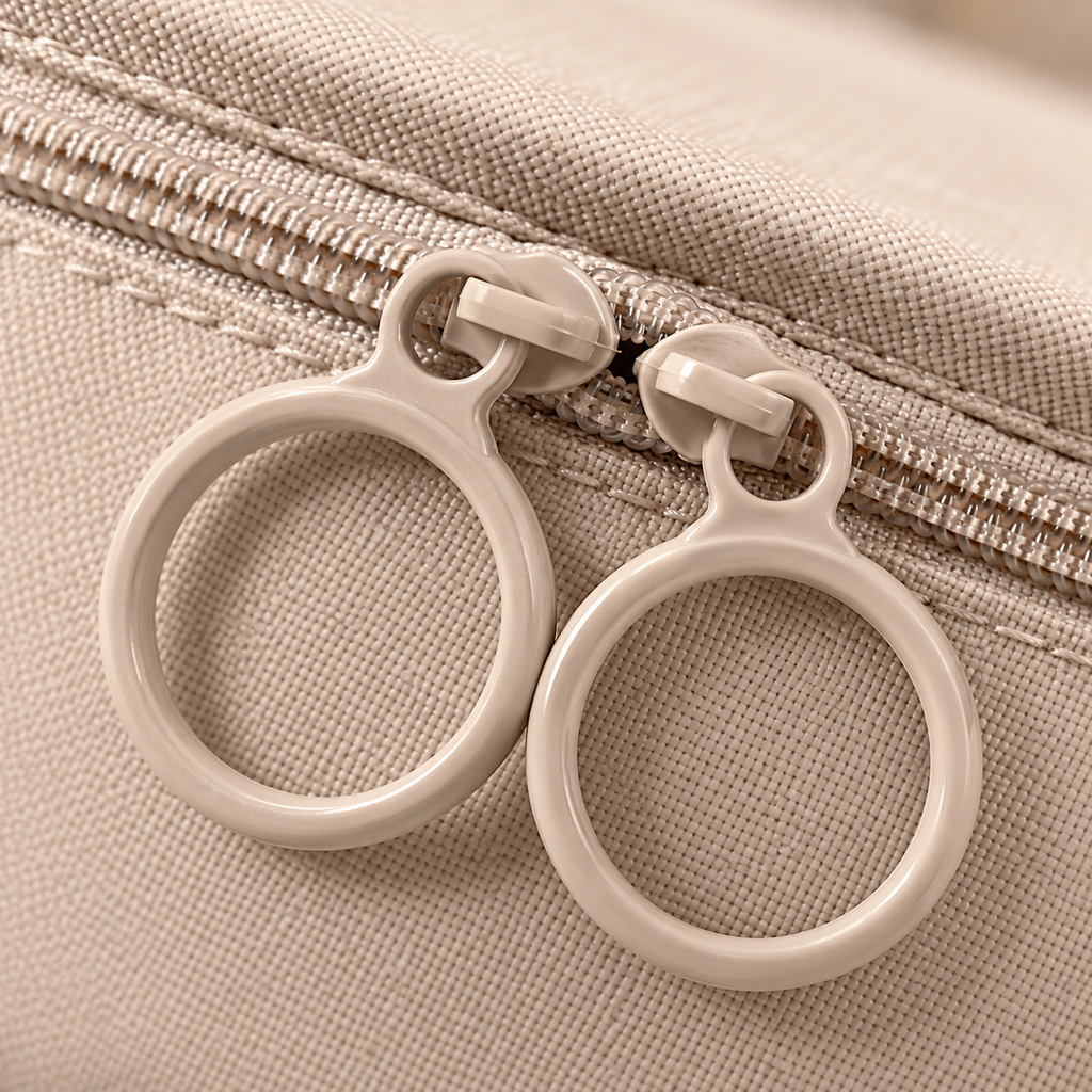 Set beige de siete bolsas organizadoras de viaje — detalle