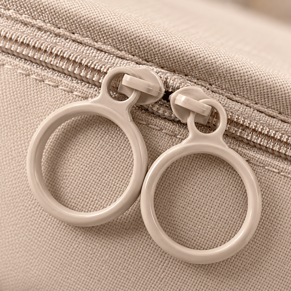 Set beige de siete bolsas organizadoras de viaje — detalle