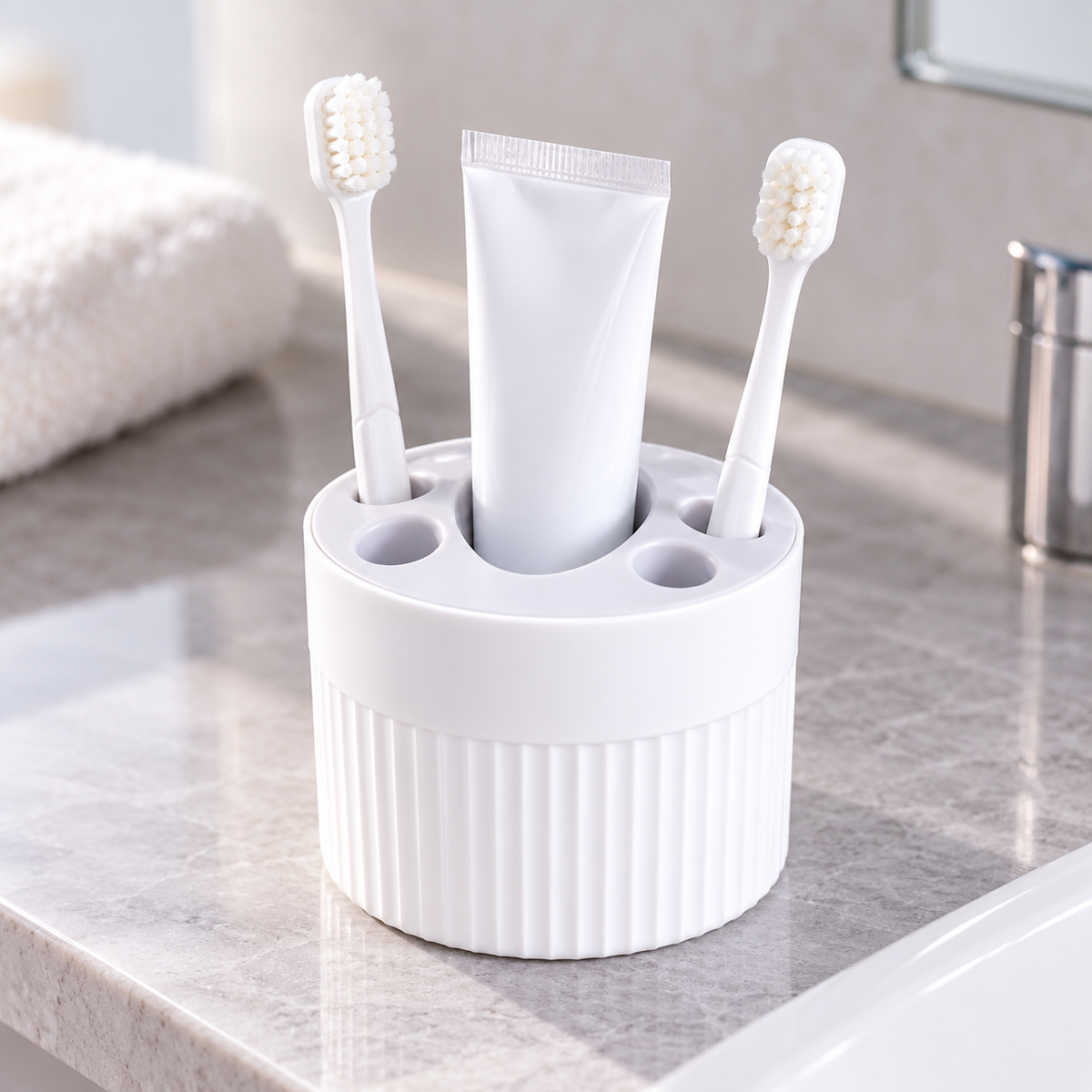 Ejemplo de uso del organizador para baño; cepillos y pasta no incluidos.