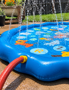 Detalle de Chapoteadero inflable con aspersores