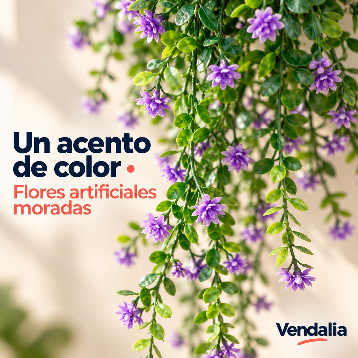 Colgante artificial de ramas verdes y pequeñas flores moradas — portada Vendalia