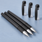 Detalle de las puntas y agarres de las plumas gel negras — Vendalia