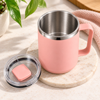 Taza térmica rosa coral de 450 ml. Vista de detalle.