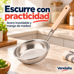 Colador de acero con mango de madera. Portada Vendalia.