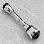 Extensor Flexible Metálico para Grifo — vista de detalle; accesorios de ambientación no incluidos.