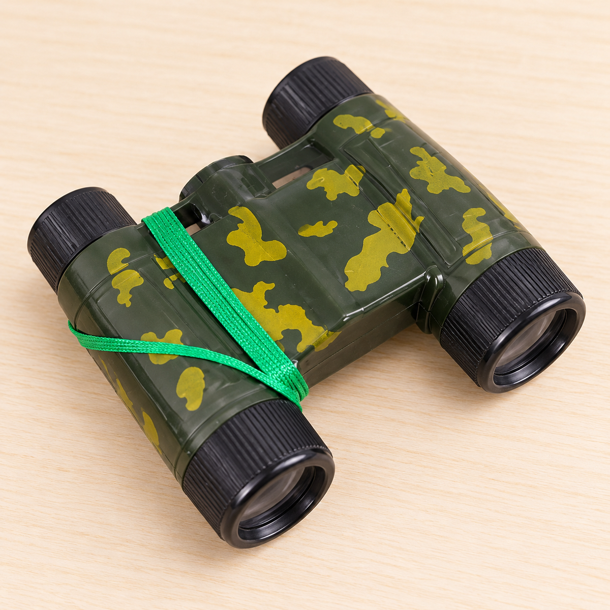 Vista de los binoculares de juguete incluidos en el set militar — Vendalia