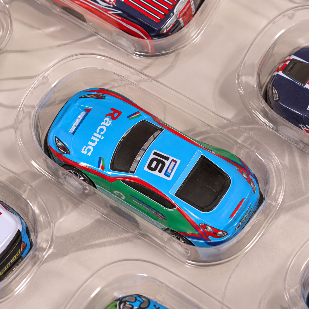 Detalle de un carrito deportivo del set de nueve; diseño ilustrativo