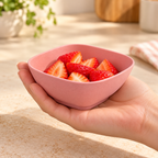 Bol mini cuadrado de 150 ml, rosa · vista en uso; alimentos no incluidos