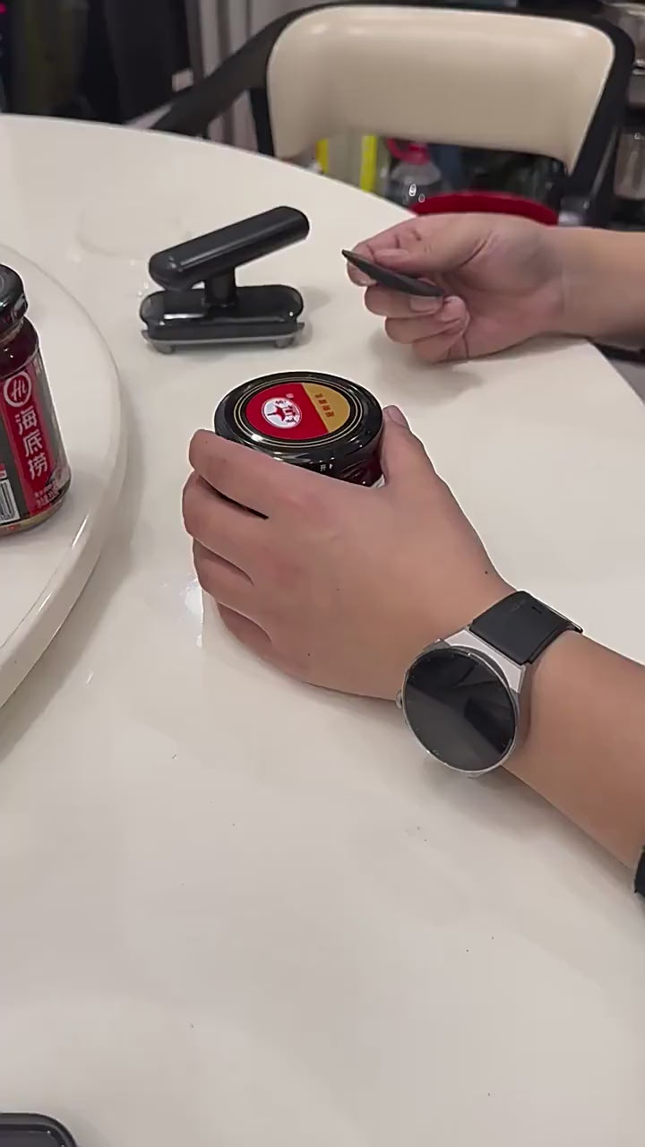 Demostración de uso del abridor de frascos ergonómico