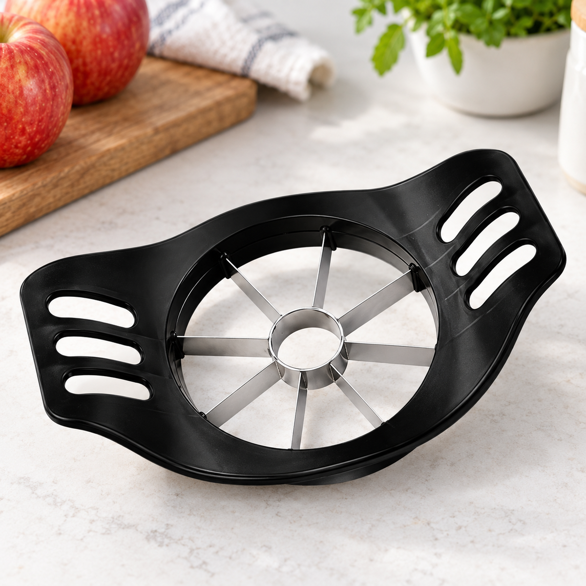 Cortador de Manzanas con Mango Ergonómico en ambiente de hogar — Vendalia