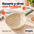 Colador beige con mango verde — presentación Vendalia