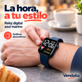 Reloj digital azul marino en la muñeca — Vendalia