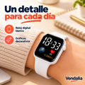 Reloj digital blanco con pantalla negra en la muñeca — Vendalia