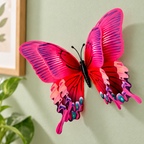 Mariposas Decorativas 3D en ambiente de hogar — Vendalia. La fotografía muestra el detalle de una mariposa decorativa como ejemplo de ambientación.