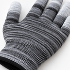 Guantes tejidos, ejemplo en gris — detalle. Color enviado al azar.