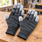 Guantes de Seguridad en ambiente de hogar — Vendalia. La fotografía muestra un ejemplo en gris. Los colores se envían al azar según disponibilidad.
