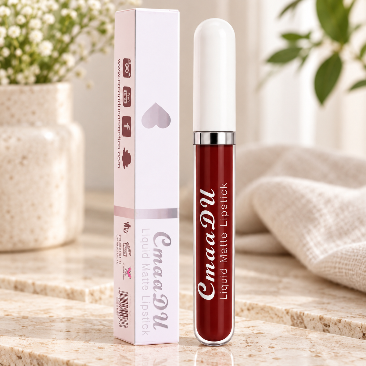 Labial Líquido Mate Larga Duración tono vino intenso en ambiente de hogar — Vendalia