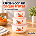 Juego de tres recipientes blancos de cerámica con diseño de naranjas y tapas.