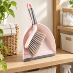 Recogedor con Escoba Compacta de Mano en ambiente de hogar — Vendalia