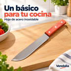 Cuchillo de acero con mango de madera y tres remaches.