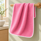 Toalla de microfibra 30 × 60 cm con orilla blanca — Rosa — SKU 52824