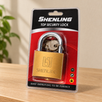 Candado Metálico Shenling Dorado 38 mm — fotografía ambientada de la presentación del producto