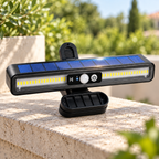 Lámpara Solar con Sensor de Movimiento y clip en ambiente de hogar — Vendalia