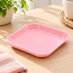 Mini plato cuadrado de plástico · 13.5 cm — Rosa — SKU 53480