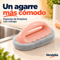 Esponja gris con mango rosa para limpieza, portada Vendalia