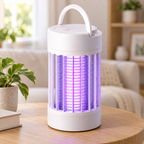 Lámpara Eléctrica Mata Insectos con Luz UV en ambiente de hogar — Vendalia