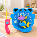 Juego de Pesca Infantil con Caña y canasta en ambiente de hogar — Vendalia. Fotografía de detalle de la canasta, caña y dos peces; no muestra todos los accesorios. El color se envía al azar, según disponibilidad.