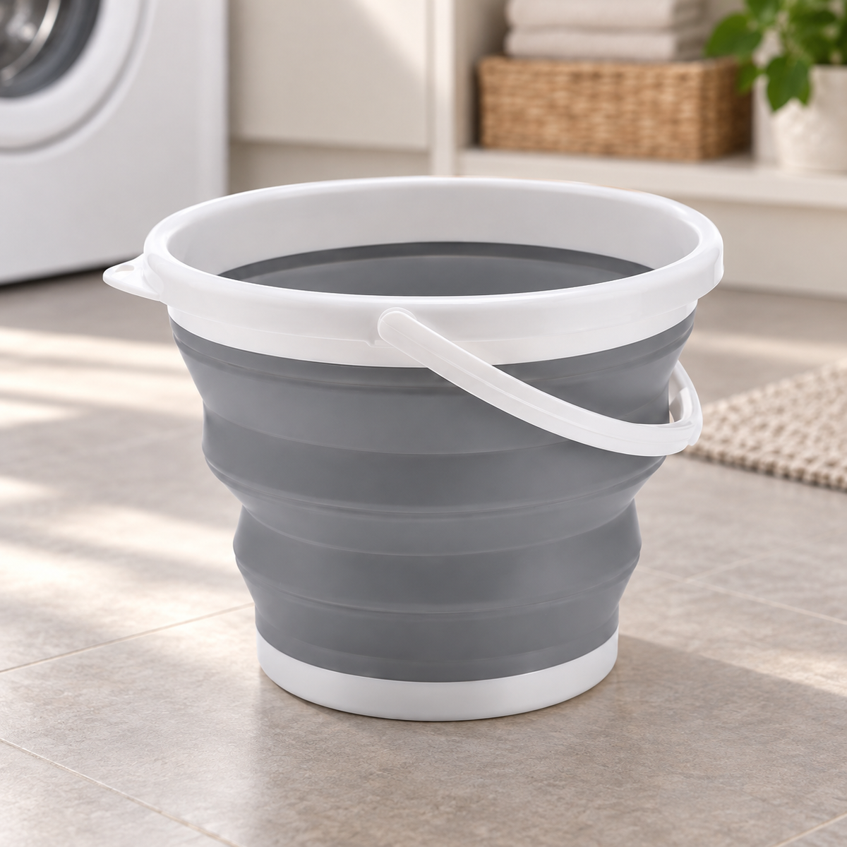 Cubeta Plegable Multifuncional Gris (Chica) en ambiente de hogar — Vendalia