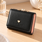 Cartera Compacta Elegante con monedero negra — fotografía ambientada del producto