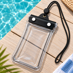 Funda Impermeable para Celular con Correa Ajustable en ambiente de hogar — Vendalia