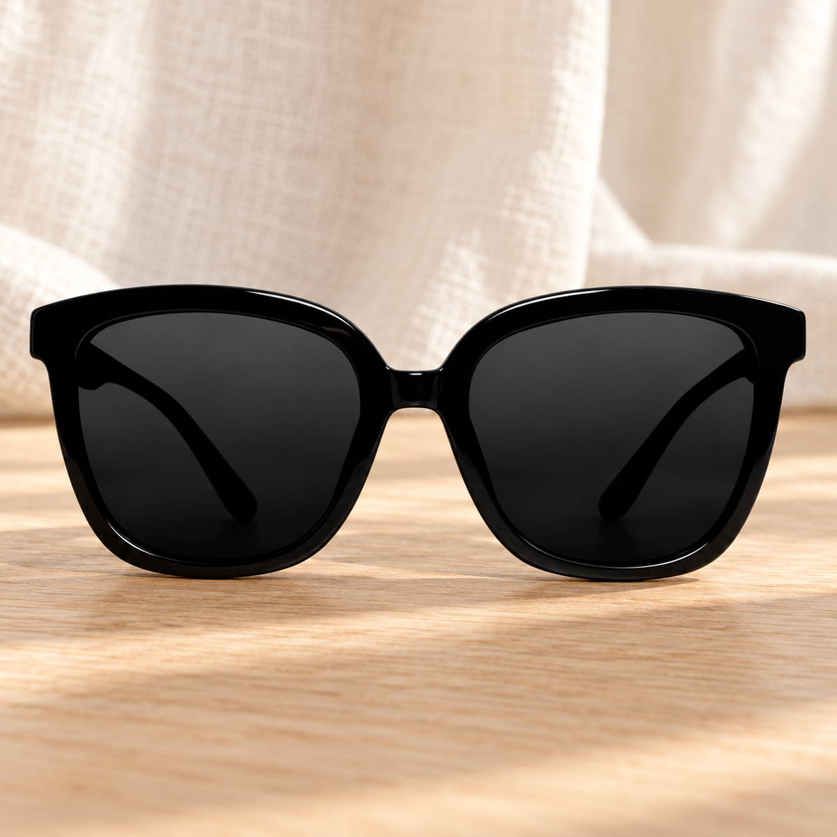 Lentes de Sol Oversize Negros en ambiente de hogar — Vendalia